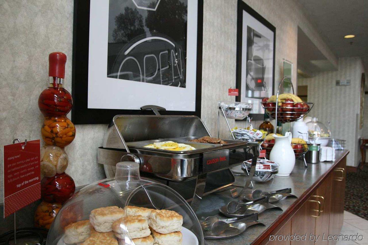 Hampton Inn & Suites Cleveland-Independence Restoran gambar
